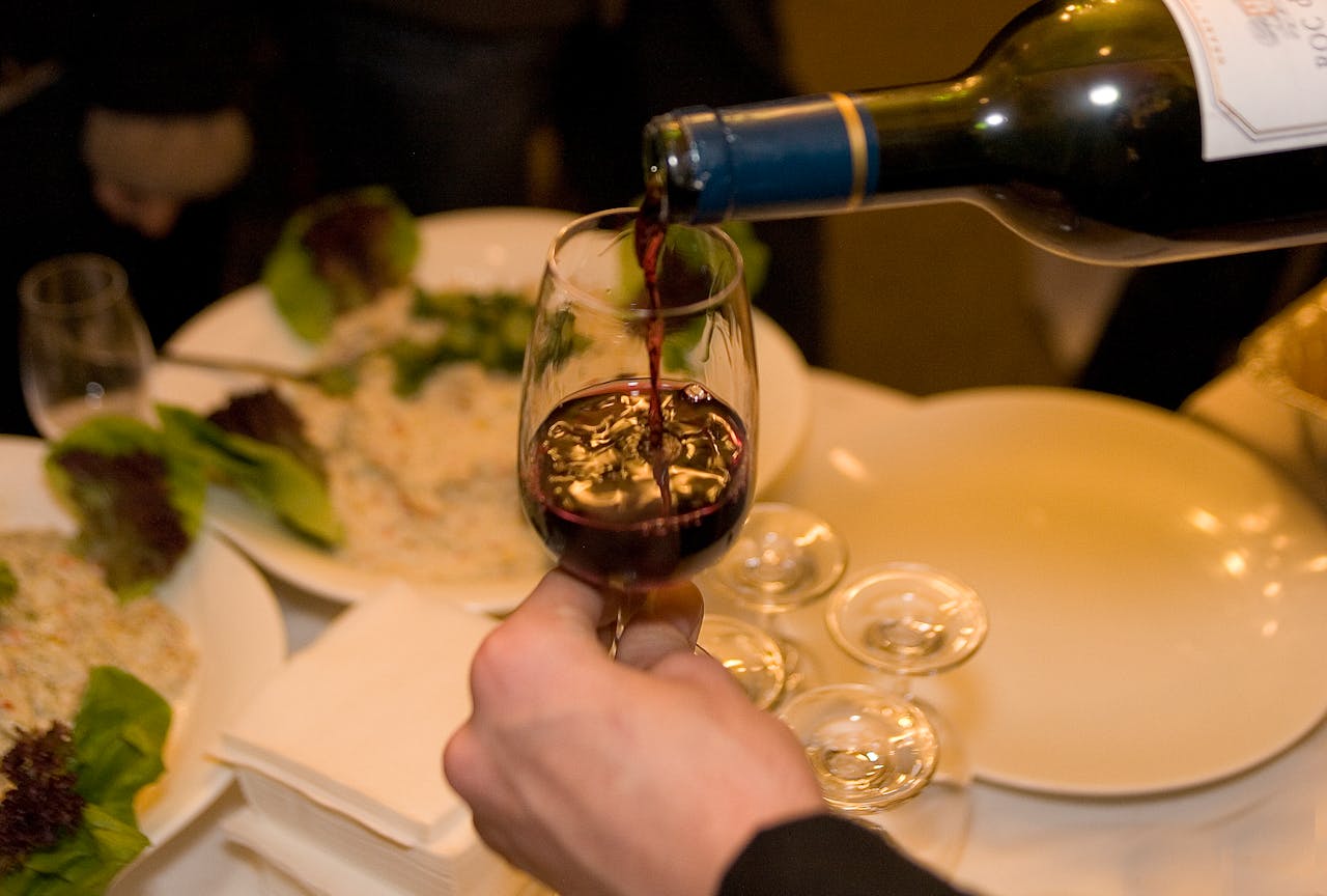 Comment bien servir le vin ?