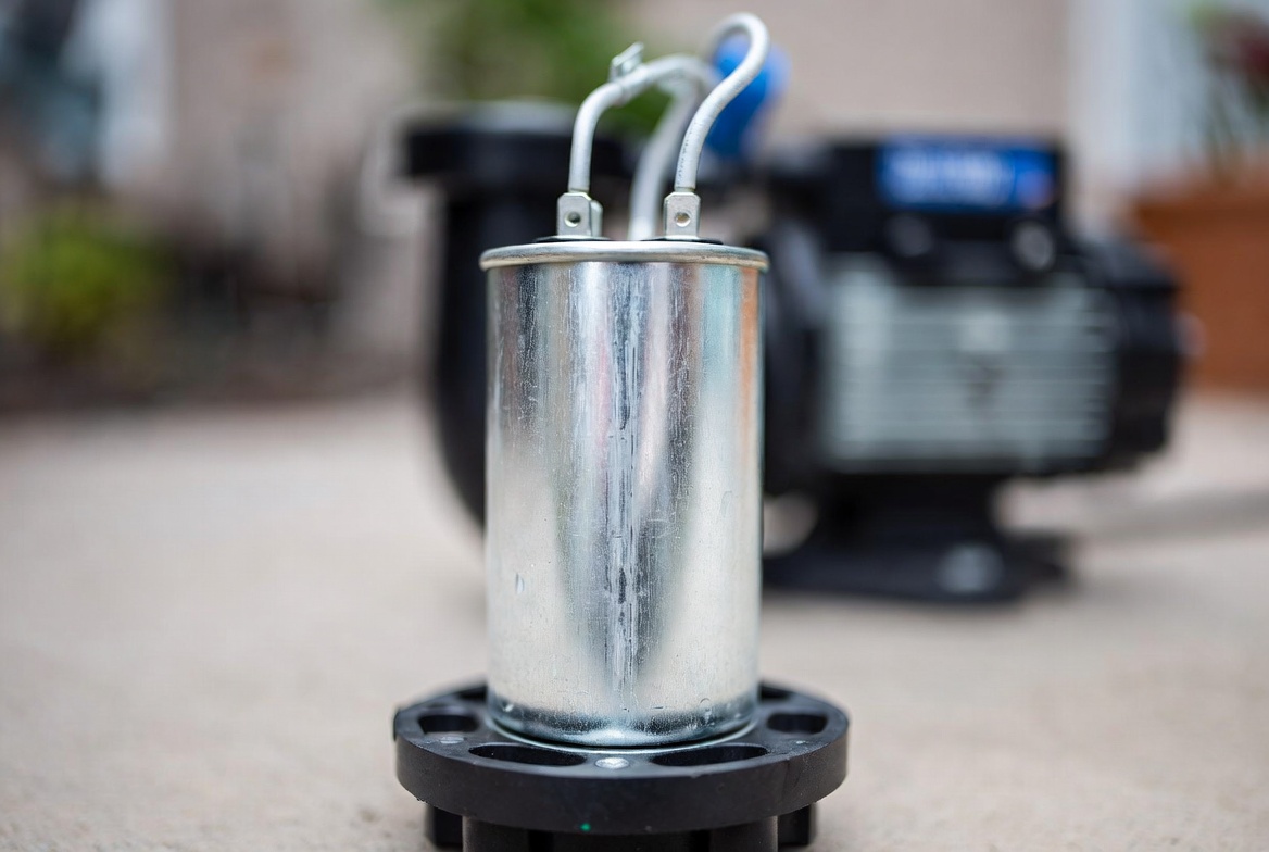 Si vous cherchez des pièces détachées pour votre condensateur de piscine, passez commande sur Technipompe