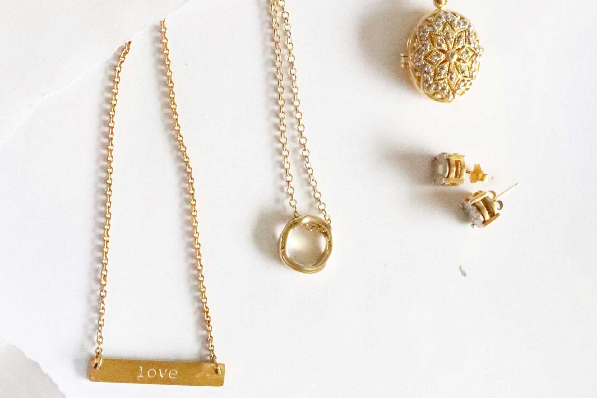 Guide ultime des cadeaux en or pour femmes